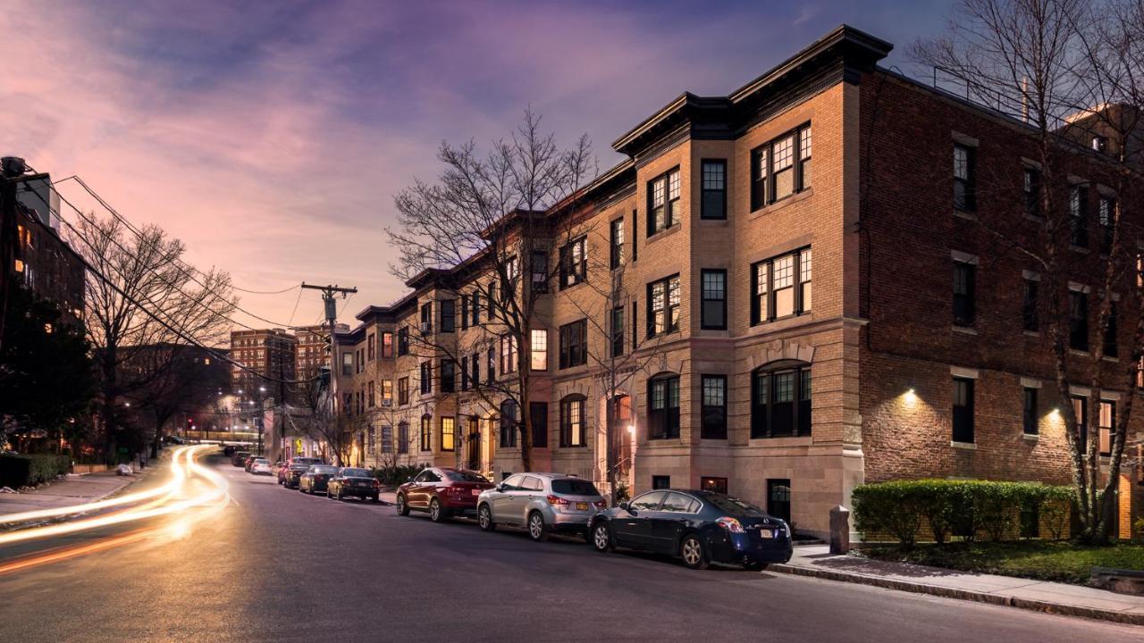 A Stylish Stay W/ A Queen Bed, Heated Floors.. #14 Brookline Exterior foto