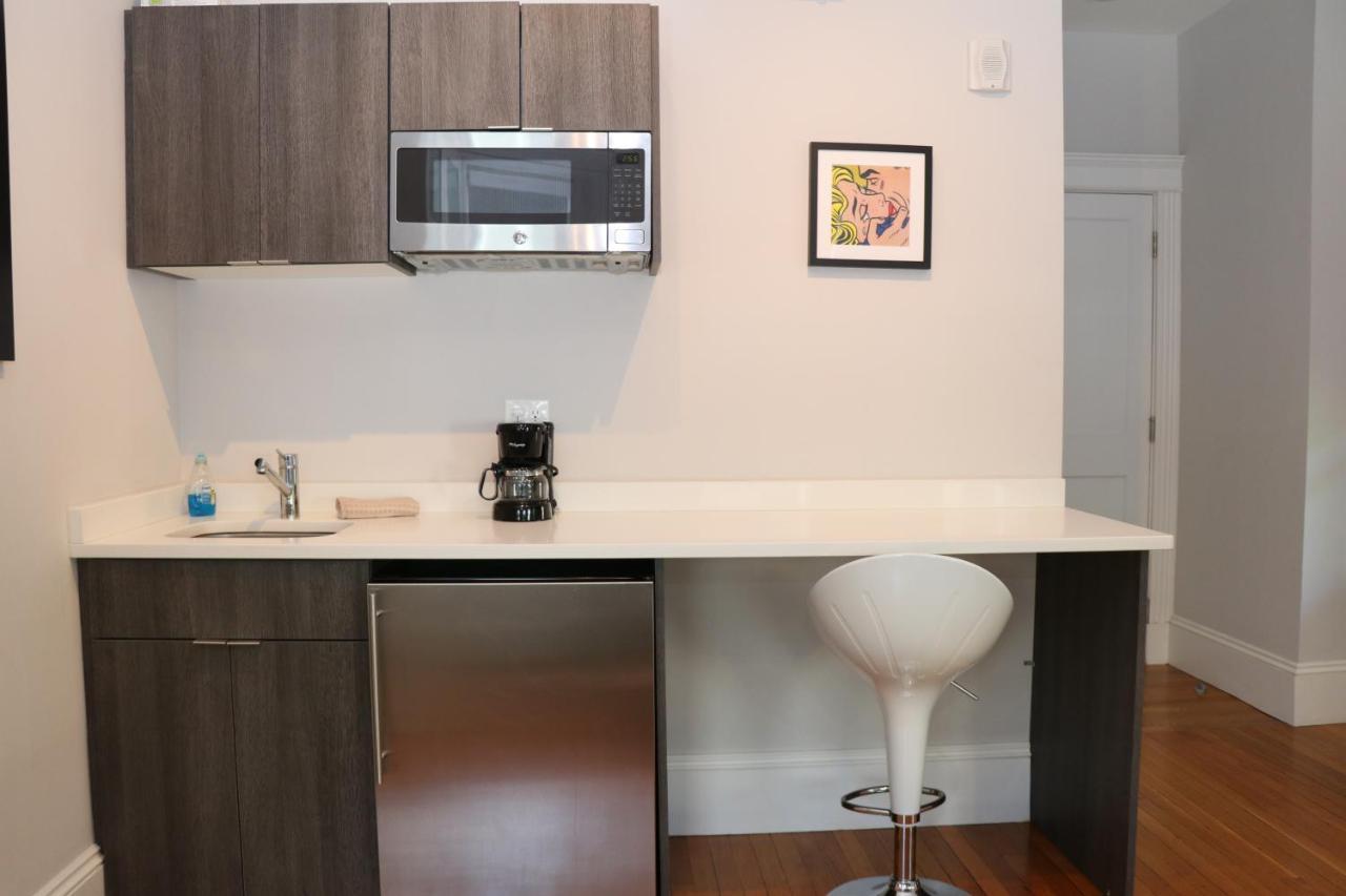 A Stylish Stay W/ A Queen Bed, Heated Floors.. #14 Brookline Exterior foto